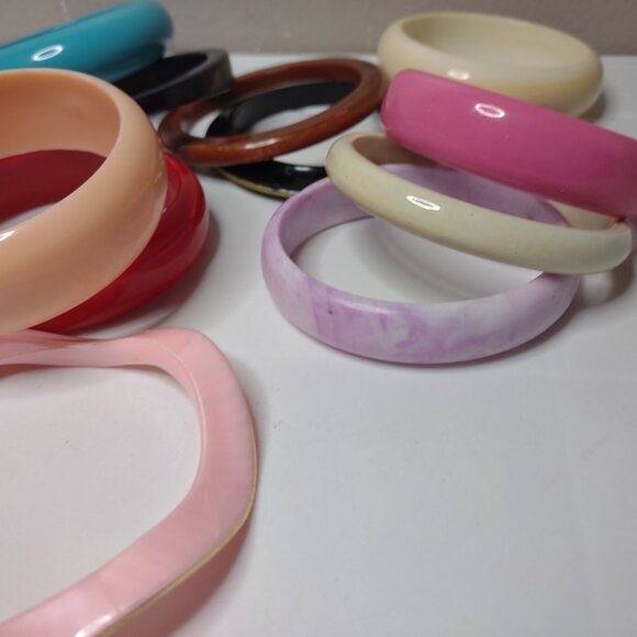Lot Of 16 Vintage Plastic Bangles Variety Bracelet Lot Assorted Bracelet Bundle - Picture 8 of 14